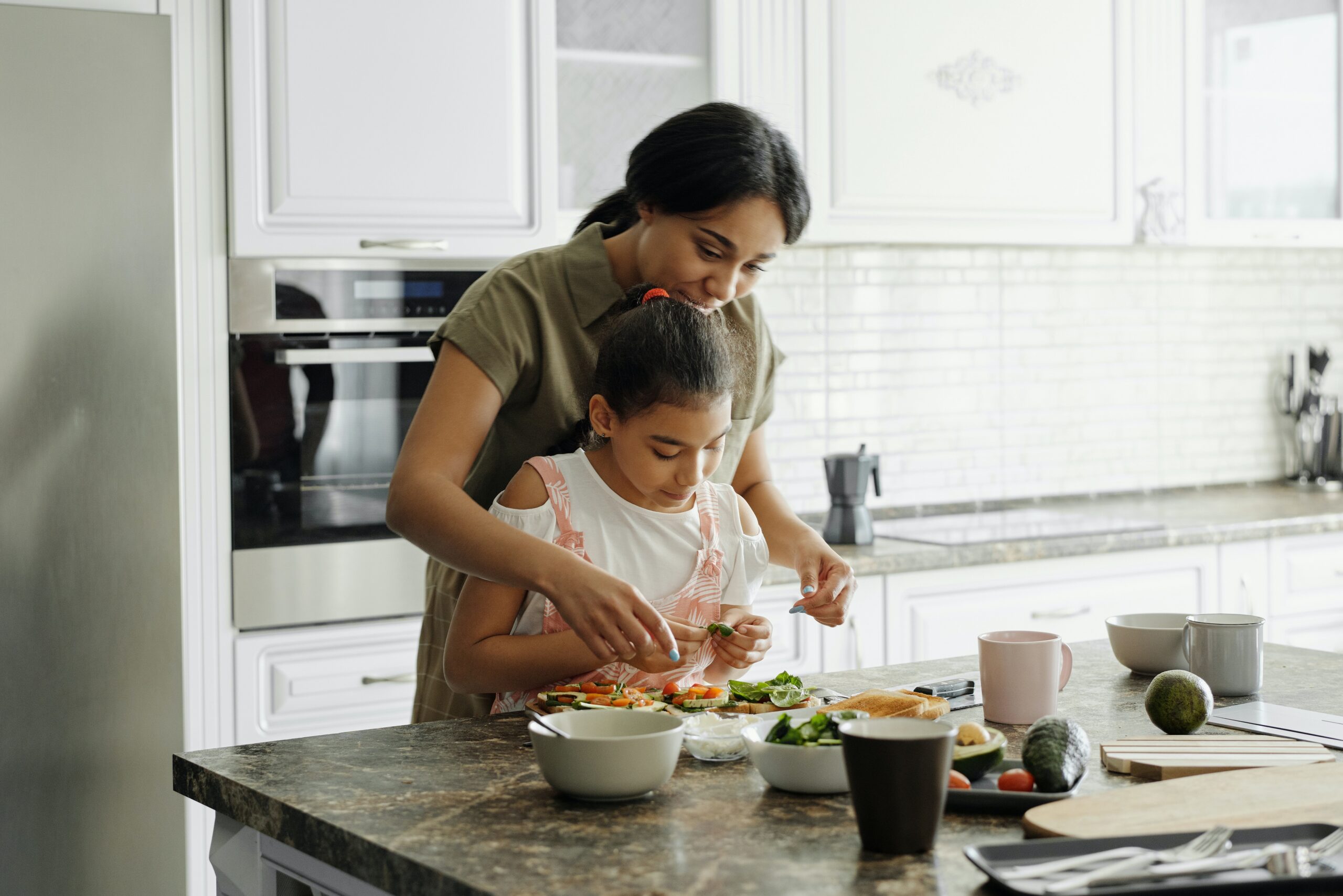 How Stay-at-Home Moms Make Money: Practical Tips and Strategies